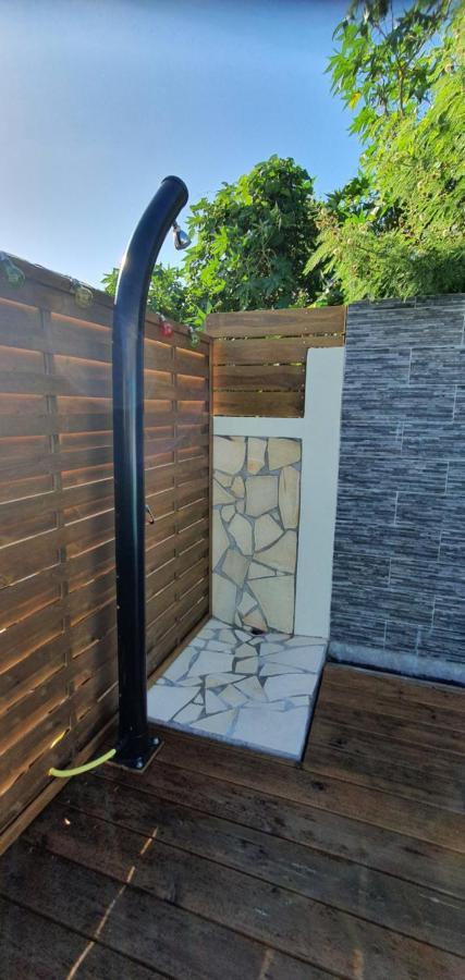 "Chez Claudia "Charmant Logement Avec Jacuzzi Privatif En Toute Intimite Sur Belle Terrasse Exterieure En Bois Et Piscine Courcelles Extérieur photo