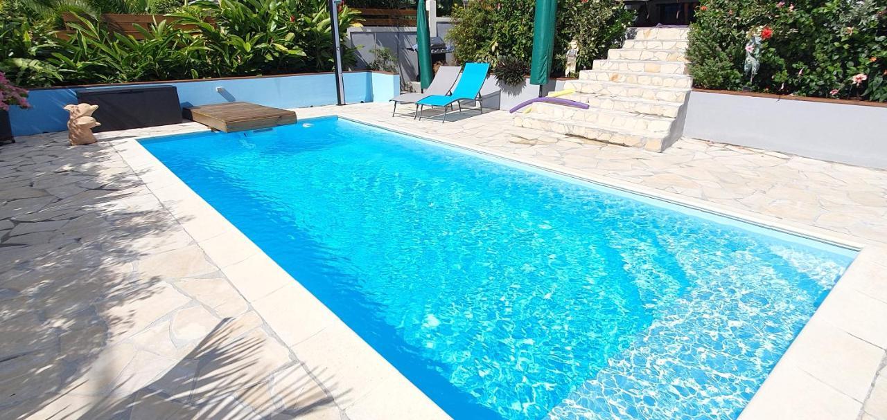 "Chez Claudia "Charmant Logement Avec Jacuzzi Privatif En Toute Intimite Sur Belle Terrasse Exterieure En Bois Et Piscine Courcelles Extérieur photo