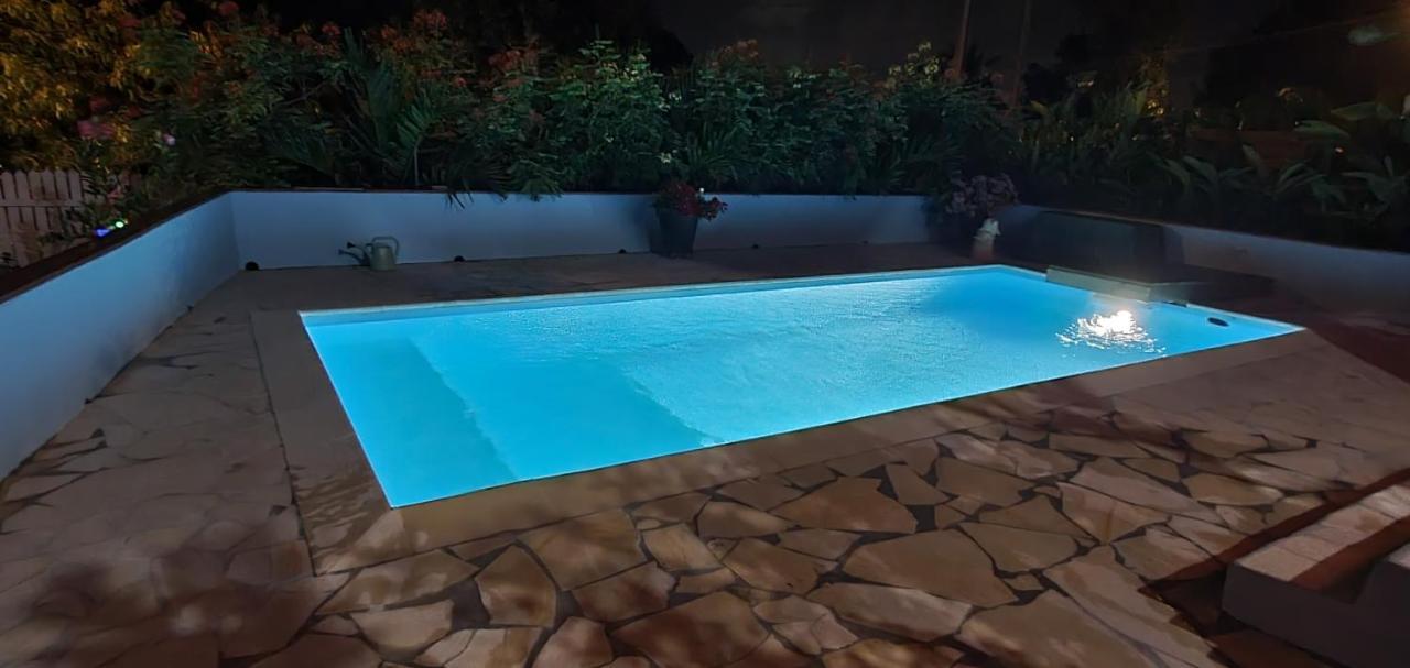 "Chez Claudia "Charmant Logement Avec Jacuzzi Privatif En Toute Intimite Sur Belle Terrasse Exterieure En Bois Et Piscine Courcelles Extérieur photo