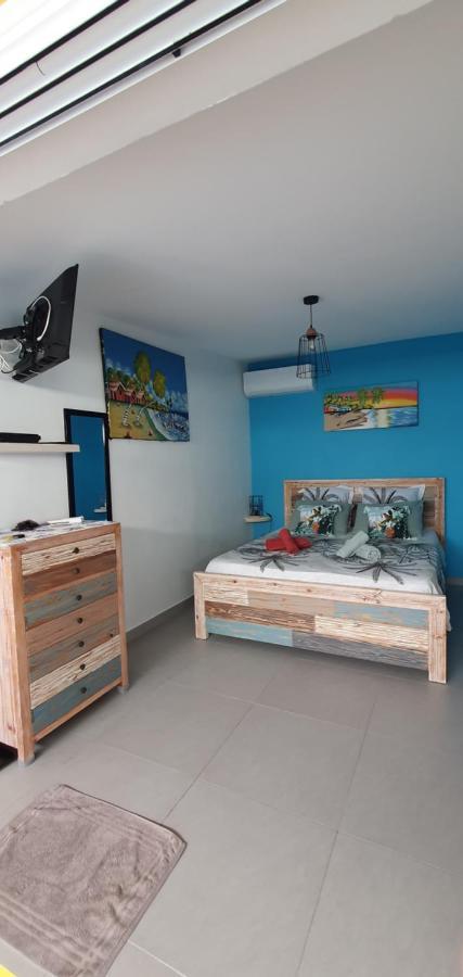"Chez Claudia "Charmant Logement Avec Jacuzzi Privatif En Toute Intimite Sur Belle Terrasse Exterieure En Bois Et Piscine Courcelles Extérieur photo